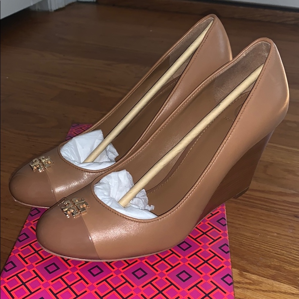 Tory Burch Tan Jolie 85MM wedges